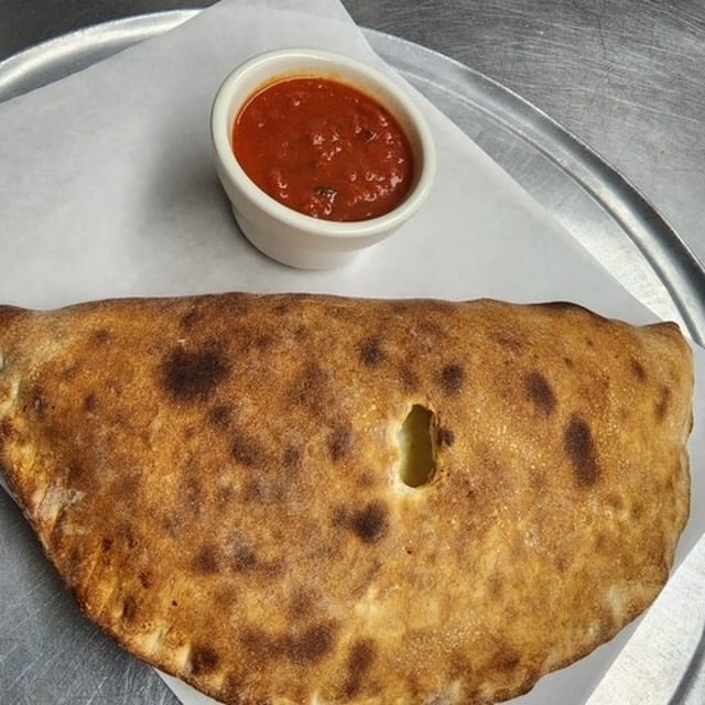 Calzones (Family Size).